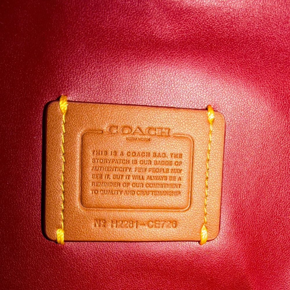 ❤️Coach-Heart Signature Monogram Canvas Crossbody Bag❤️ - Picture 8 of 13